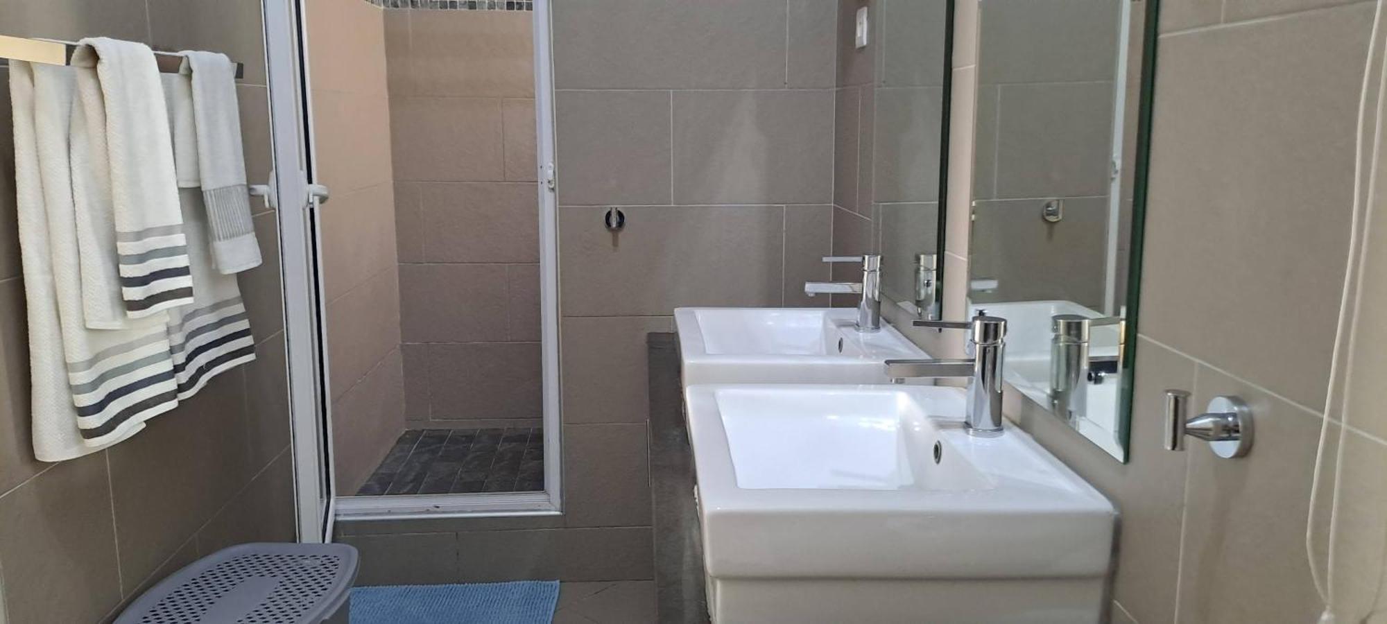 Flamboyant Ocean View - Ex Hillside Haven Apartman Tamarin Kültér fotó
