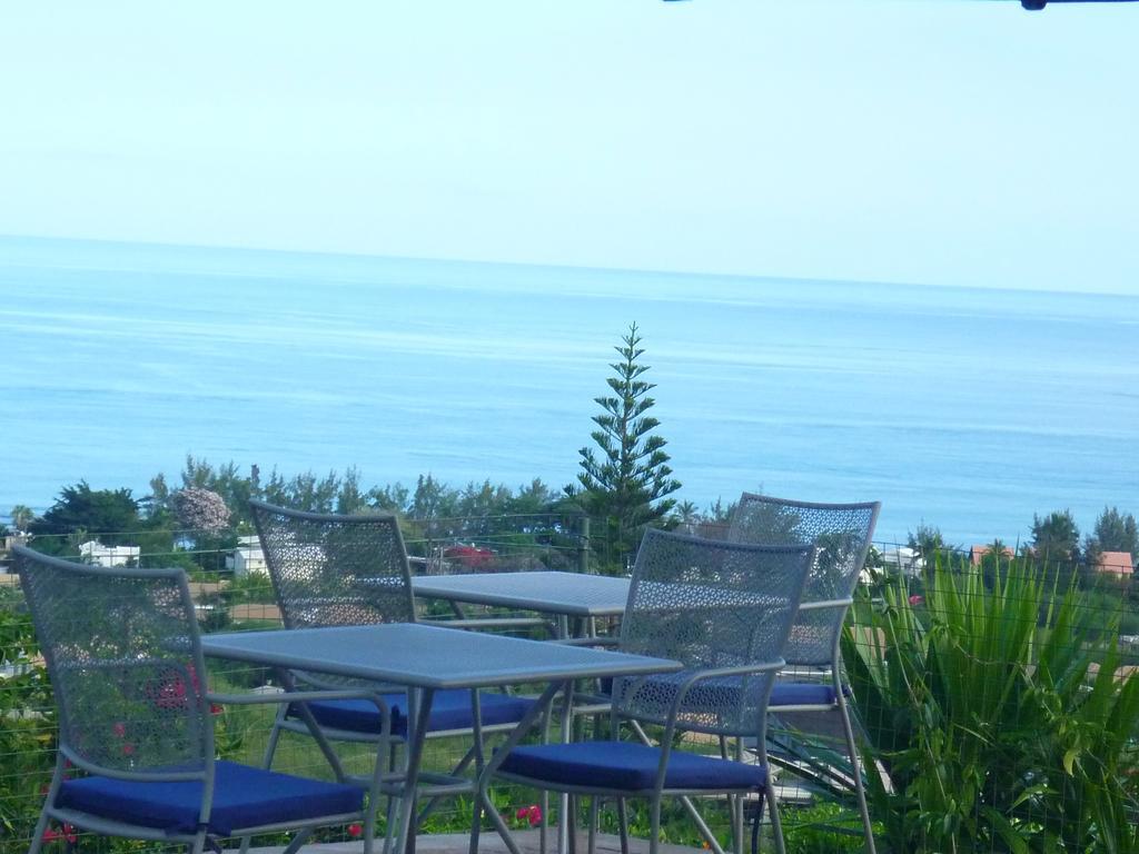 Flamboyant Ocean View - Ex Hillside Haven Apartman Tamarin Kültér fotó